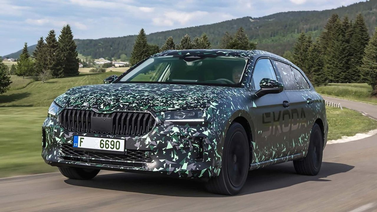 2024 Skoda Superb ve Kodiaq: Büyük Ekranlar ve Döner Düğme Kontrolleri