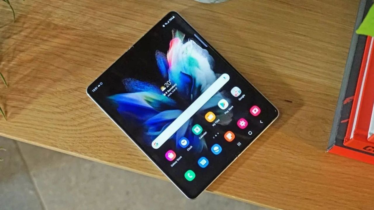 Samsung Galaxy Z Fold 5: Yenilikçi Katlanabilir Telefon