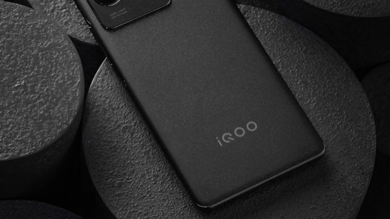 iQOO 12 Pro: Periskop Telefoto Kamera ile Geliyor