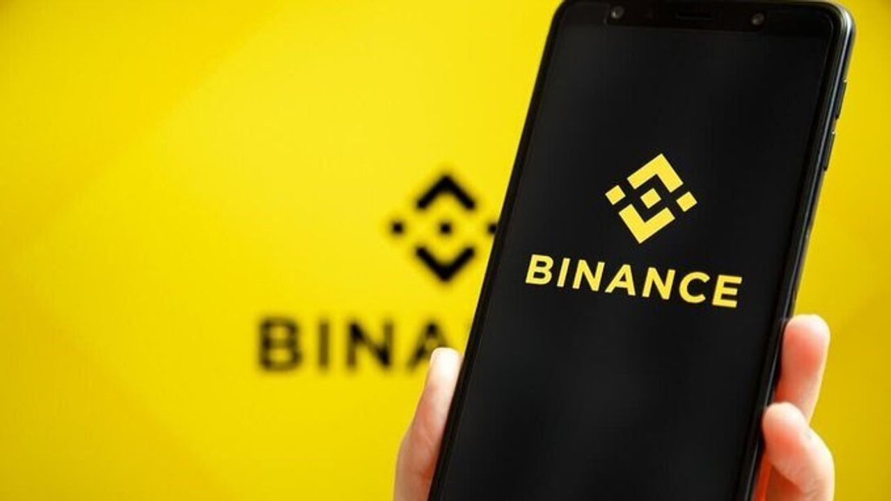 Binance Borsasının BUSD Para Birimini Desteklemeyi Bırakmasıyla BUSD'nin Değeri Düşüyor