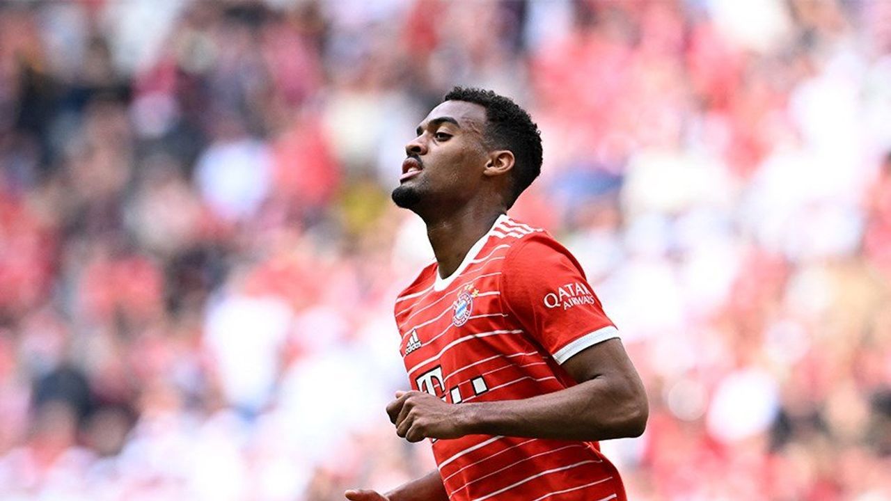 Liverpool Orta Saha İçin Ryan Gravenberch'i Transfer Etti