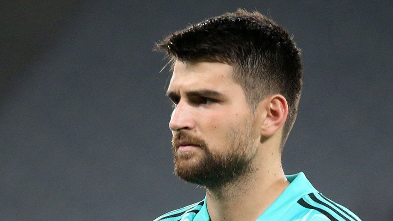 Beşiktaş'ın 2. kalecisi Ersin Destanoğlu'na Nice'ten teklif geldi