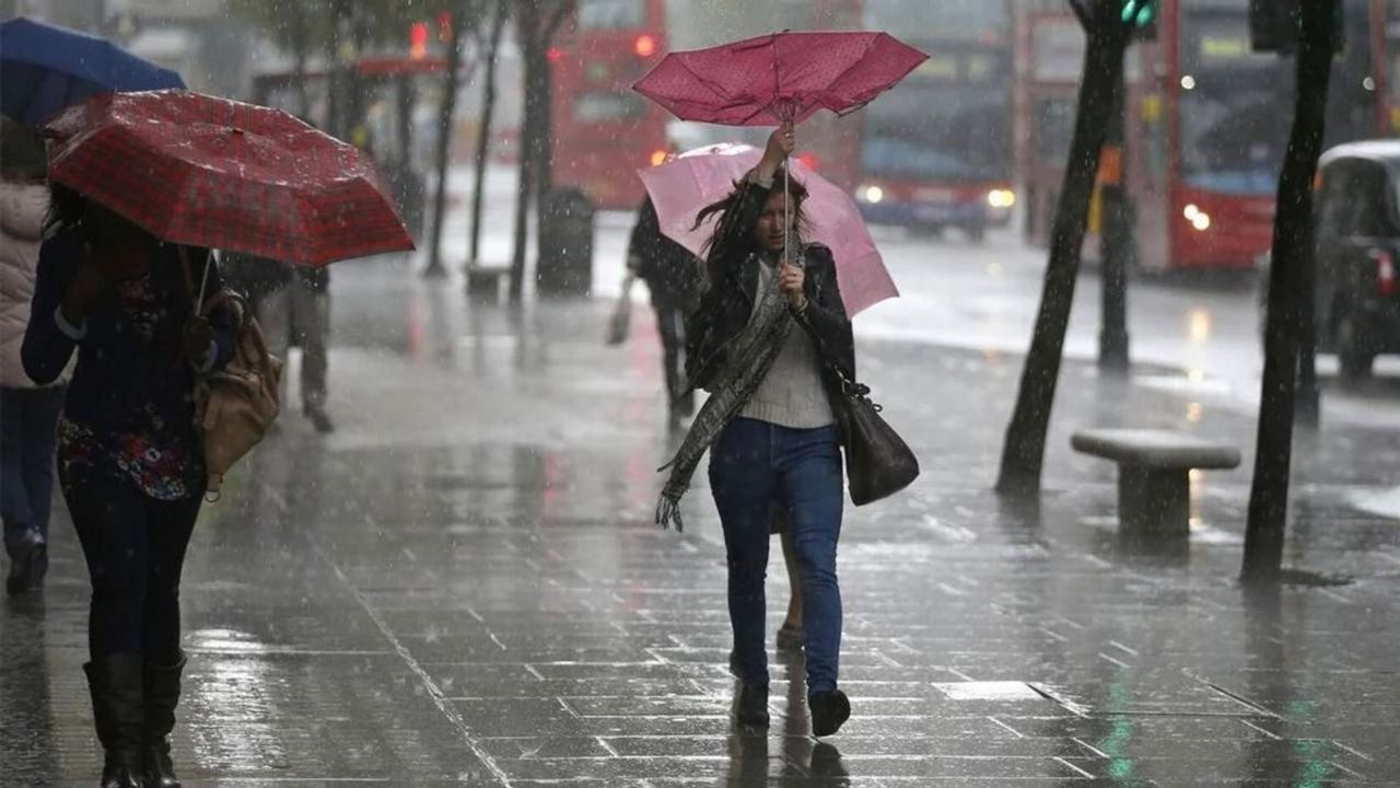 İstanbul'da Hafta Sonu Sağanak Yağış Bekleniyor