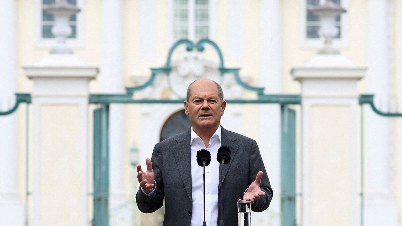 Başbakan Olaf Scholz Yaralandı