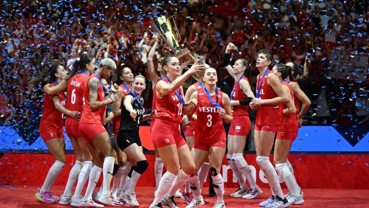 Avrupa Şampiyonuyuz! Filenin Sultanları destan yazdı