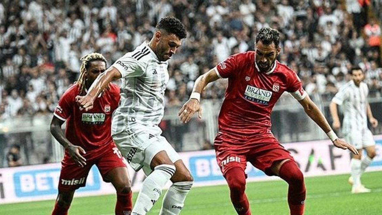 Dinamo Kiev ile oynanan karşılaşmada Chamberlain'in performansı alkış aldı