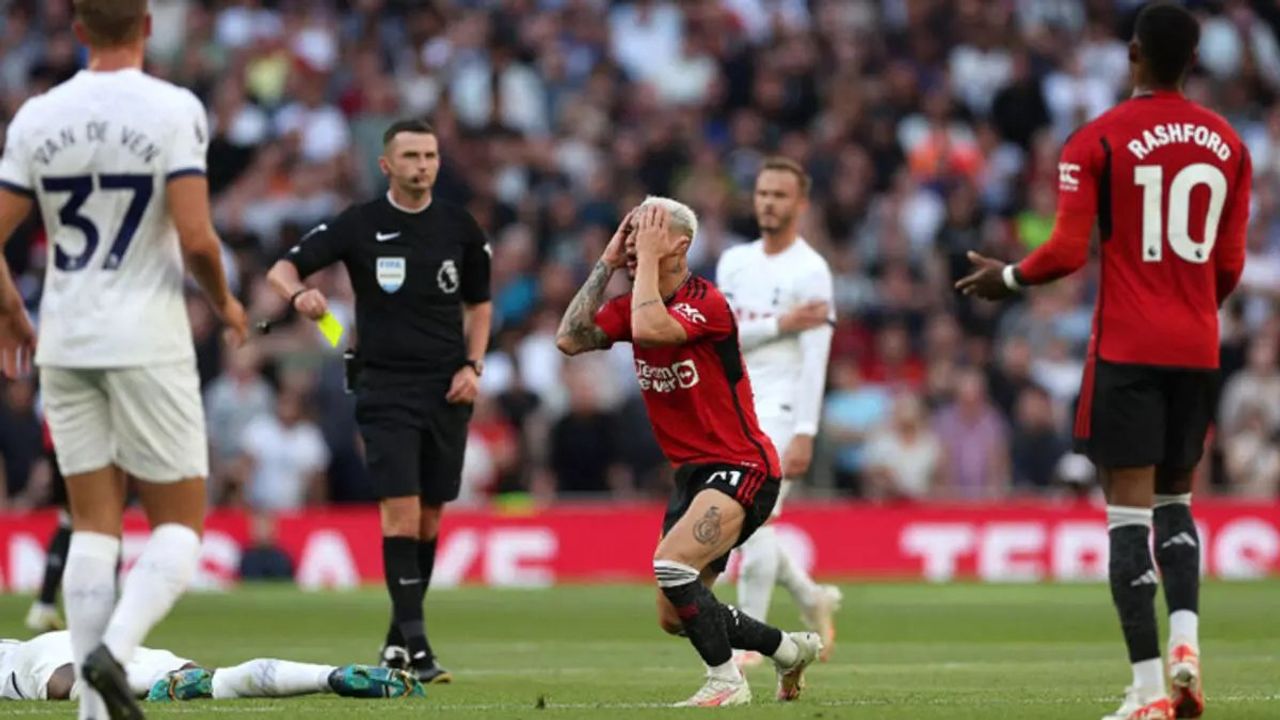 Manchester United'ın Brezilyalı futbolcusu Anthony milli takım kadrosundan çıkarıldı