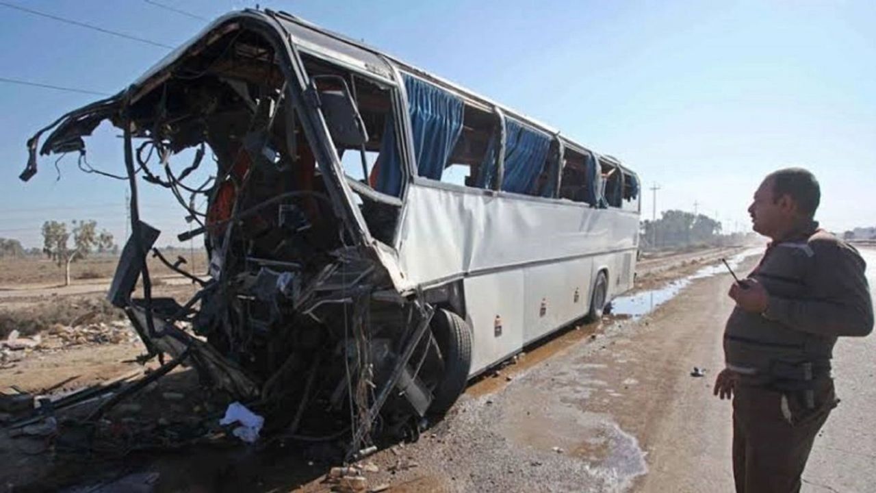 İran'da Yolcu Otobüsü Kazası: 5 Ölü, 25 Yaralı