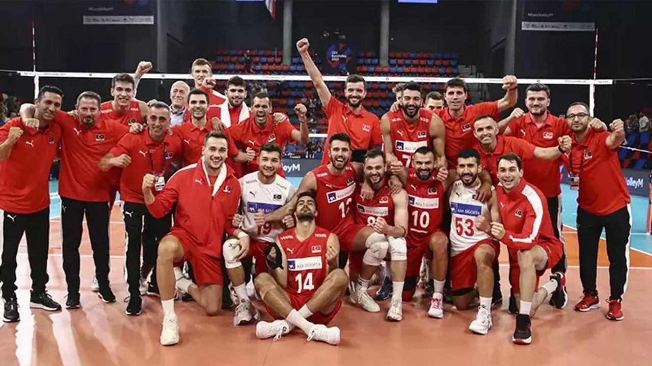 A Milli Erkek Voleybol Takımı 2023 CEV Erkekler Avrupa Voleybol Şampiyonası'nda Son 16 Turuna Yükseldi