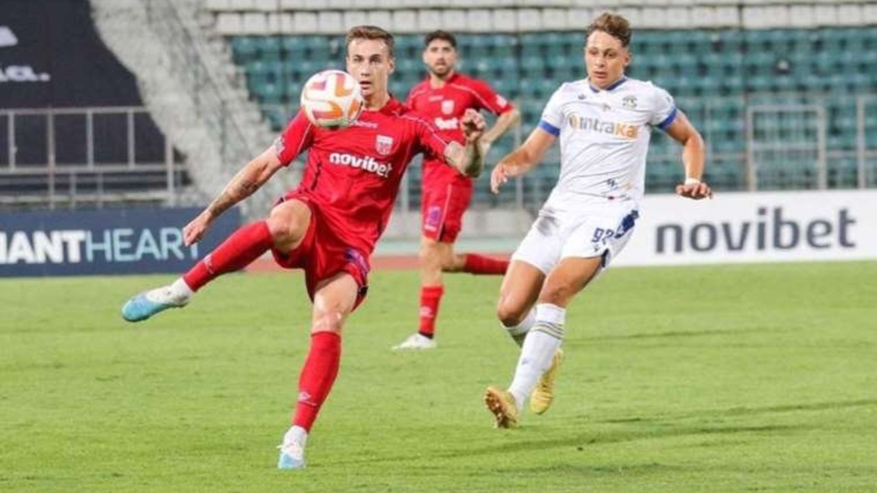 Yunanistan Ligi'nde Volos, AEK ile oynadığı karşılaşmada penaltı yaptıran futbolcu sözleşmesi feshedildi