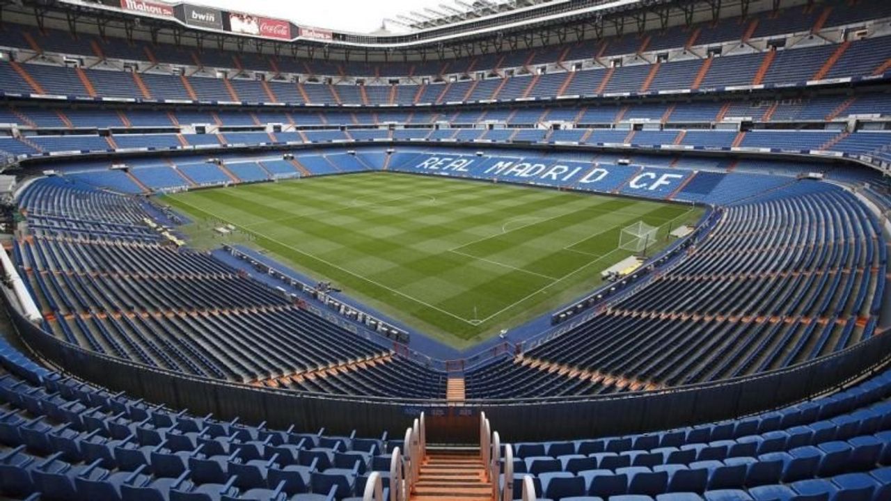 Real Madrid Yenilenen Santiago Bernabeu Stadyumu'nda İlk Maçına Çıktı