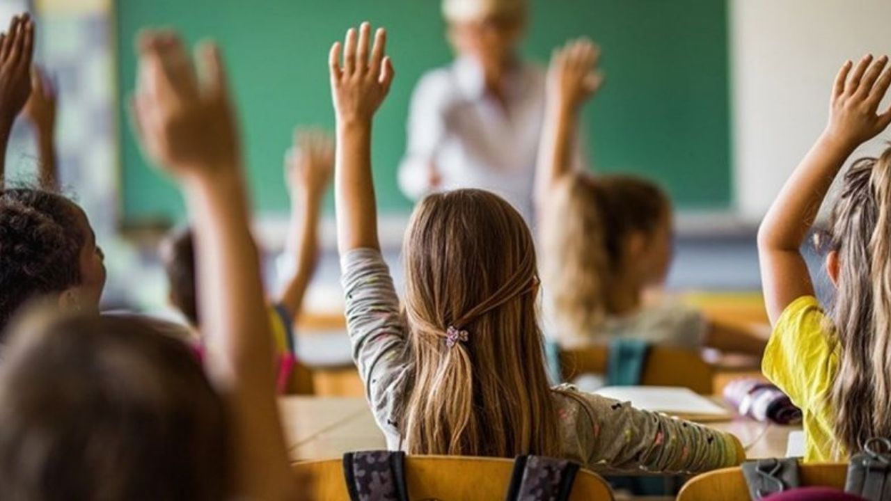 MEB Duyurdu! Artık Okullar Cuma, Cumartesi ve Pazar Tatil Olacak