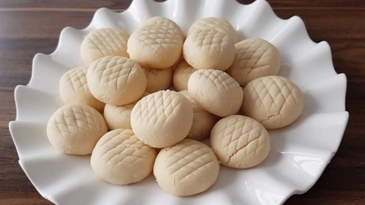 3 Malzemeli 3 Dakika Kurabiye Tarifi
