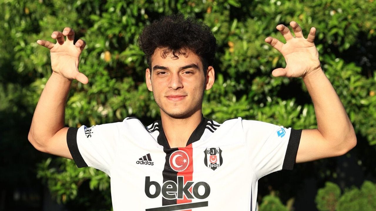 Beşiktaşlı Genç Futbolcu Aytuğ Batur Komeç, Sırbistan Milli Takımı'ndan Davet Aldı
