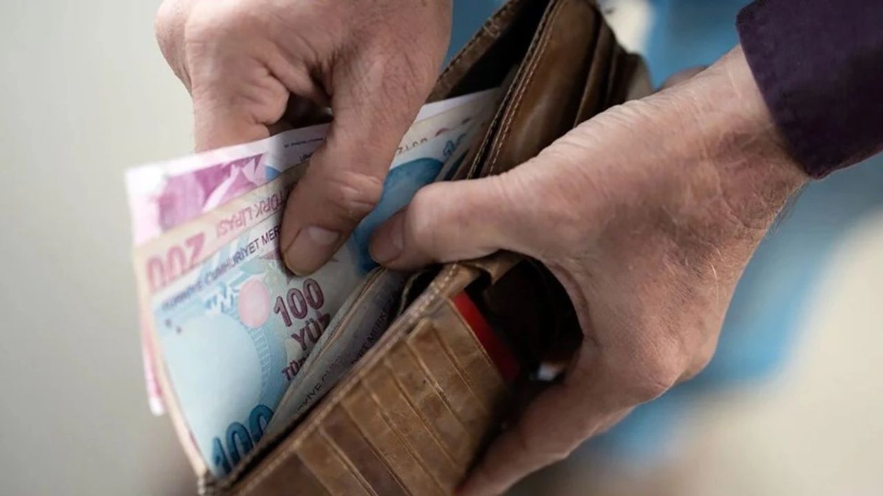 Toplu Sözleşme Zammı Sonrası Emekliye Zam Düzenlemesi Gündemde