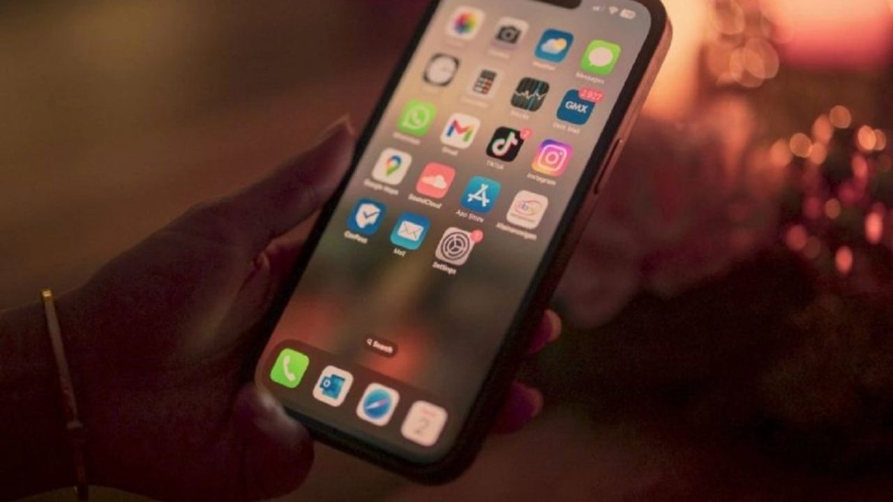 Fransa'da iPhone 12 Satışı Durduruldu
