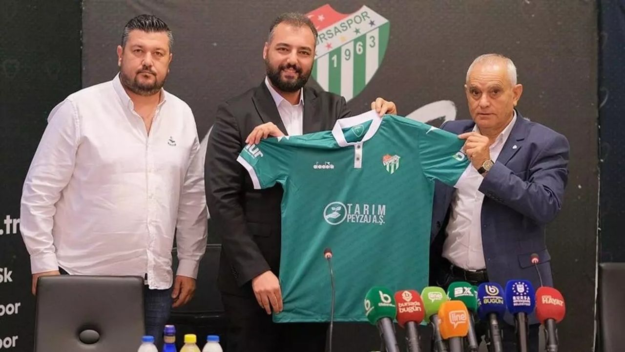 Bursaspor'un 2023-2024 Forma Göğüs Sponsoru Tarım ve Peyzaj A.Ş. Lansmanı Gerçekleştirildi