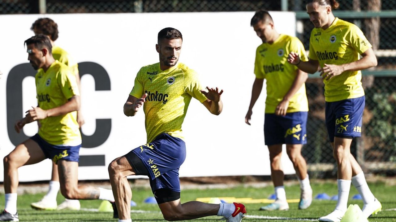 Fenerbahçe Taraftarları Ndidi İçin İsyan Bayrağını Açtı