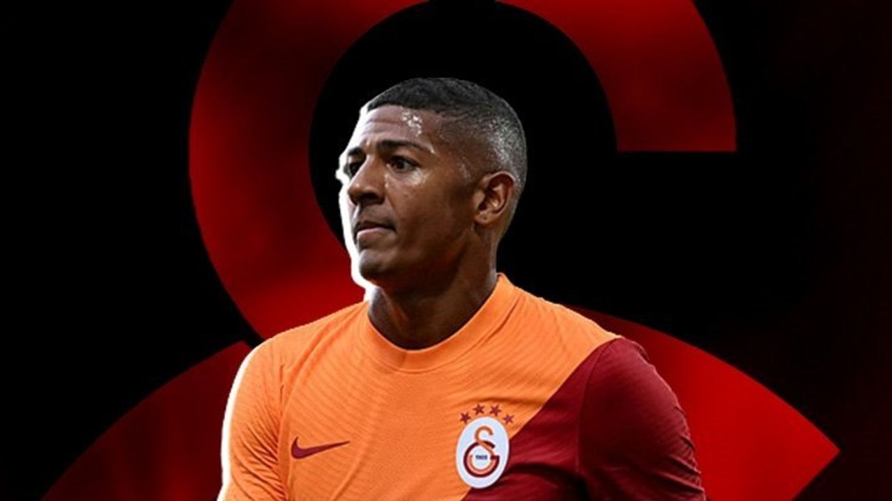 Galatasaray'da Van Aanholt'tan Şok İtiraf: Başkana Çok Kızdım