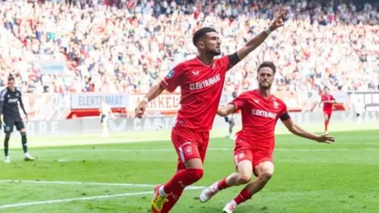 Twente, evinde Ajax'ı 3-1 mağlup etti