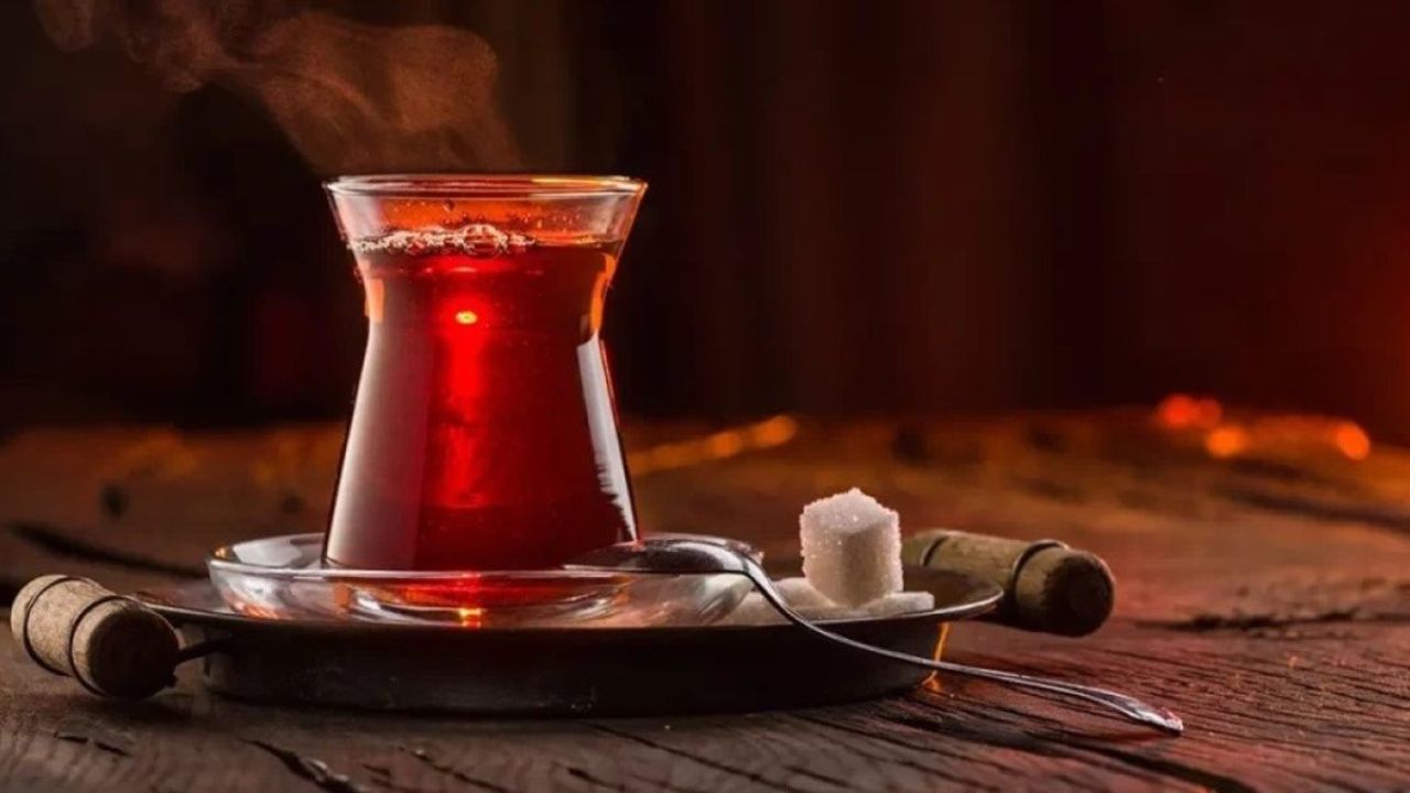 Çay Tiryakilerinin Sırrı: Çayın Acı Olmaması İçin Bunları Yapın!