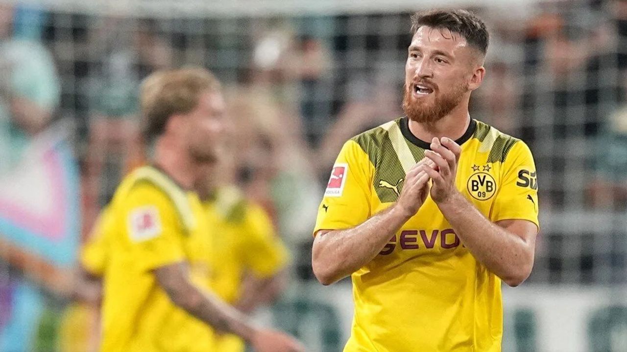 Salih Özcan, Borussia Dortmund'da forma giyerken Eda Yıldız ile evlendi