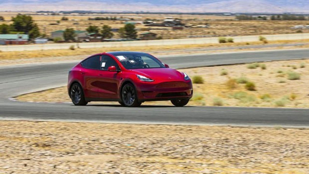 Tesla, Çin Pazarında Yerel Rakipleriyle Rekabet Edebilmek İçin Model Y'yi Güncelledi