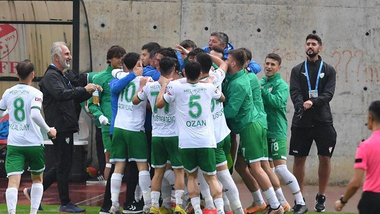 Bursaspor, Hakem Hatalarına Karşı Mücadele Edeceğini Açıkladı