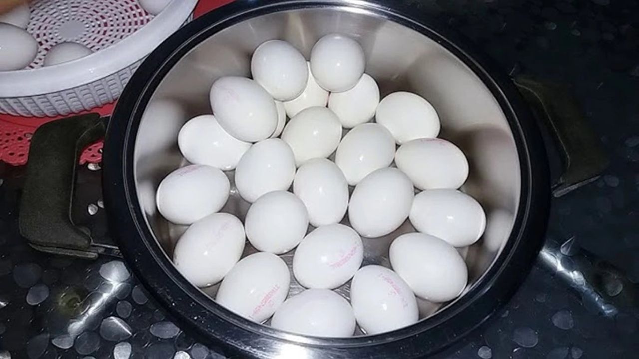 Haşlanmış Yumurtaların Kabuklarını Soyma İpuçları