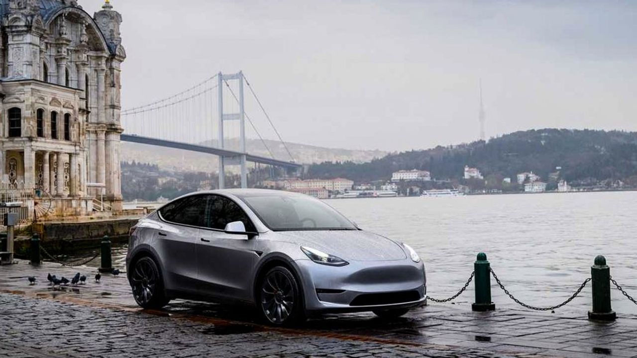 Tesla'nın Giga Şanghay Tesisi, 2 Milyonuncu Elektrikli Aracını Üreterek Dikkatleri Üzerine Çekti