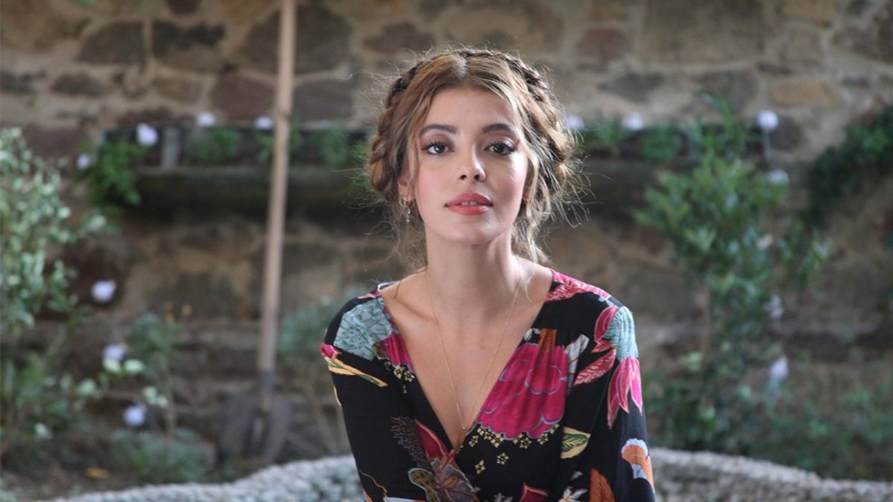 Aile Dizisi Yeni Sezonunda Selin Şekerci'yi Kadrosuna Dahil Ediyor