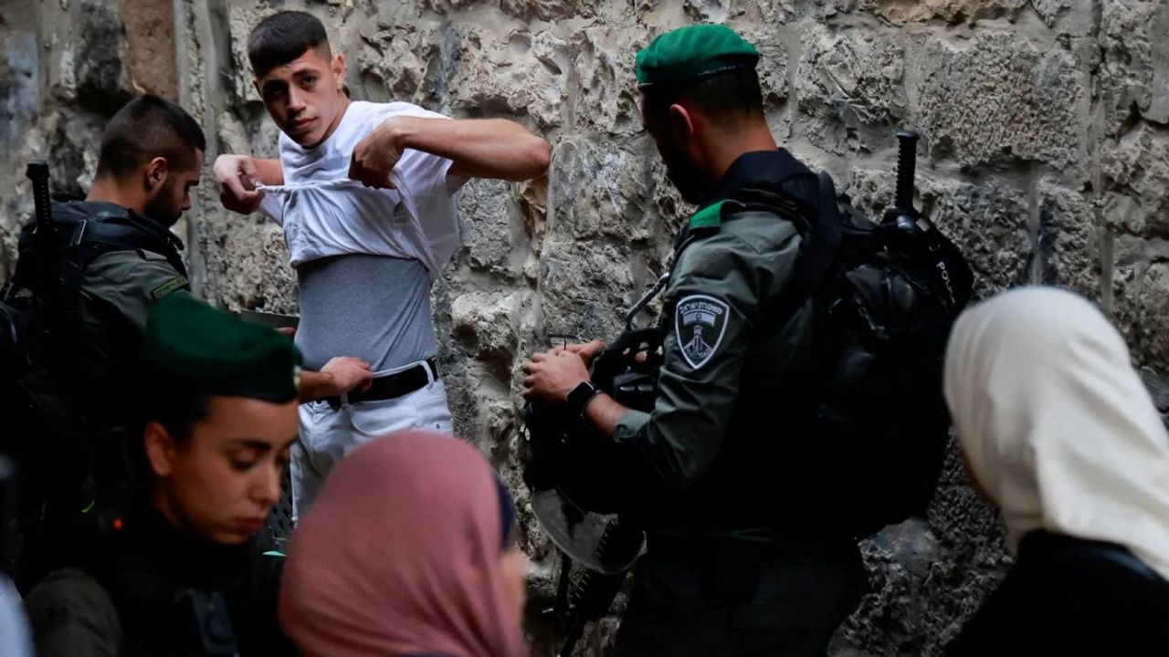 İsrail İcraatları Nedeniyle Filistinli Aileler Yerinden Ediliyor