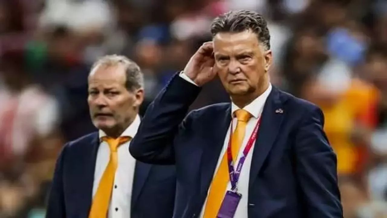 Ajax, Louis van Gaal ile anlaştı