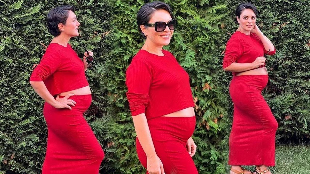 Ünlü Oyuncu Merve Dizdar Afife Tiyatro Ödüllerine Katıldı