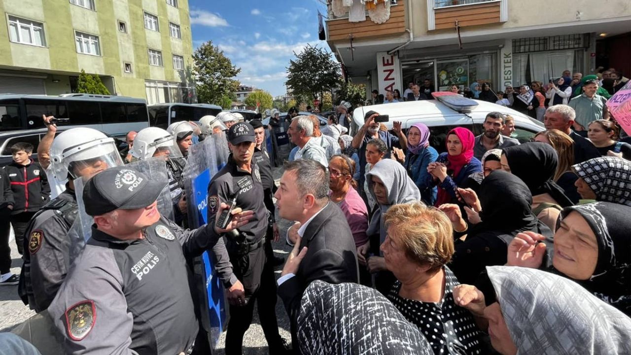 Ümraniye'de AKP'li Belediyenin Pazar Yeri Kararına Karşı Eylem