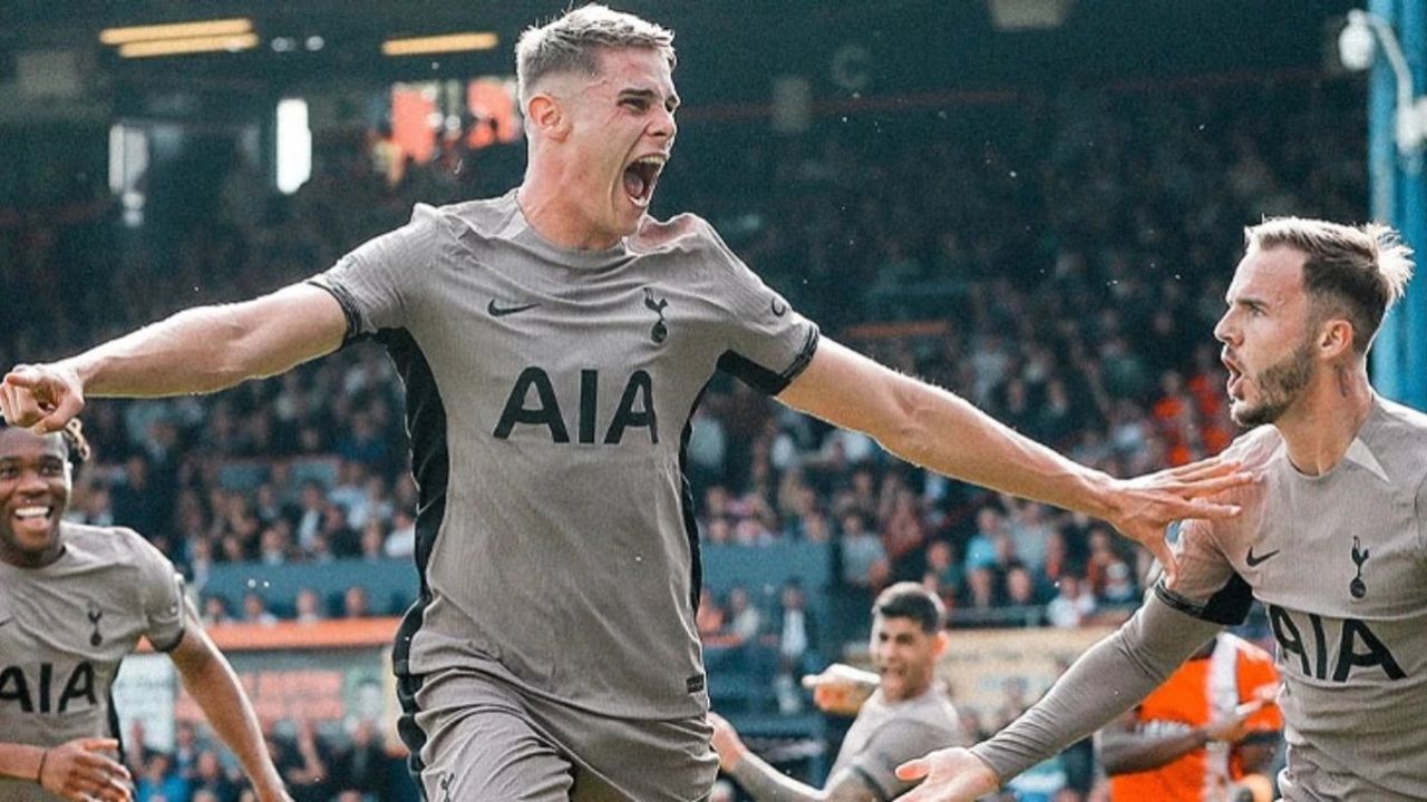 Luton Town ile Tottenham Premier Lig'de Karşı Karşıya Geldi