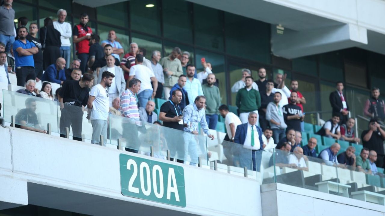 Bursaspor Yönetimi İstifaya Davet Edildi