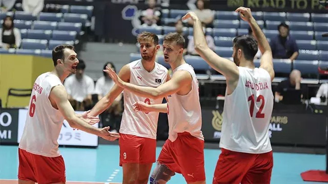 A Milli Erkek Voleybol Takımı, 2024 Paris Olimpiyatları Elemeleri B Grubu'ndaki Son Maçta Tunus'u 3-0 Yendi