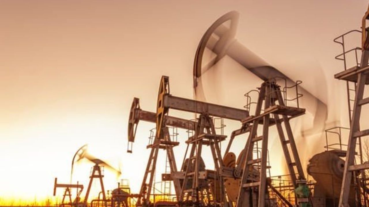ABD Ham Petrolü Düşüşe Geçti, İran'ın Petrol Parası Dondurulabilir