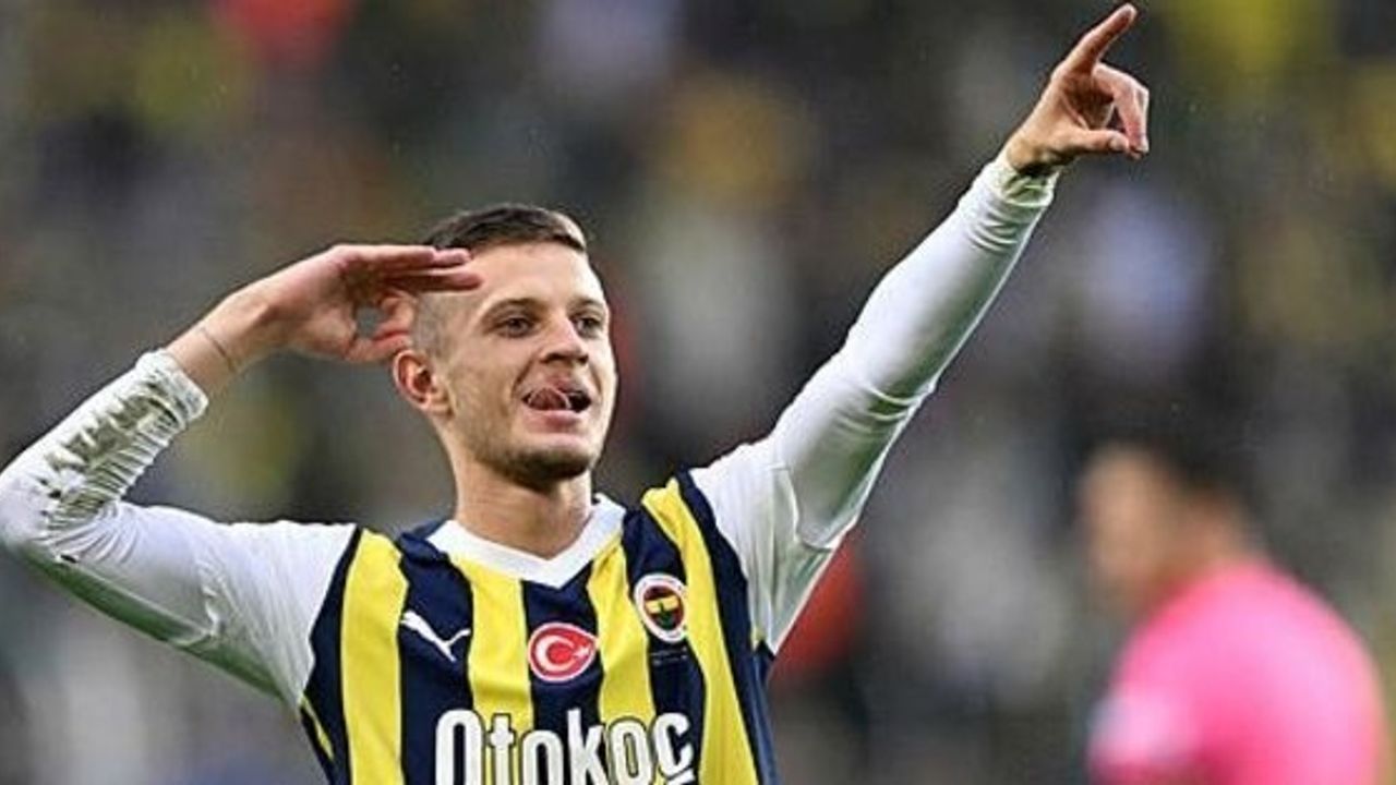 Fenerbahçe'nin Polonyalı Yıldızı Sebastian Szymanski'yi Liverpool Takip Ediyor