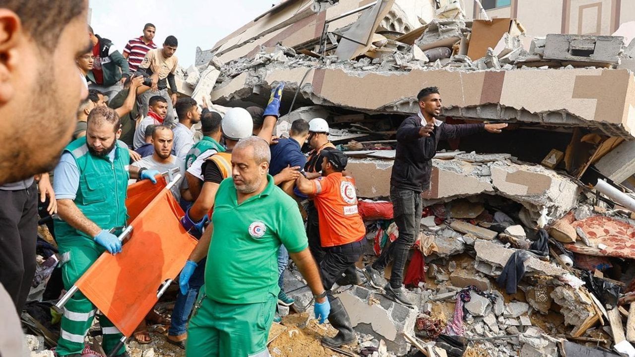 Gazze'de Son 24 Saatte 300 Filistinli Öldürüldü, 800 Kişi Yaralandı