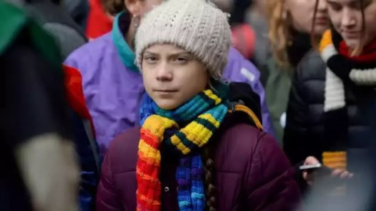 Greta Thunberg Filistin ve Gazze İçin Grev Yapıyor