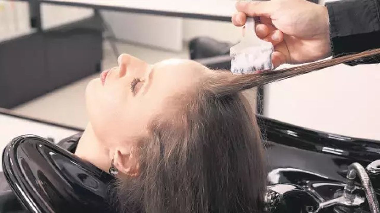 ABD FDA, Saç Düzleştirici Ürünlerin Kanser Riskini Yükselttiği İçin Yasaklamayı Planlıyor