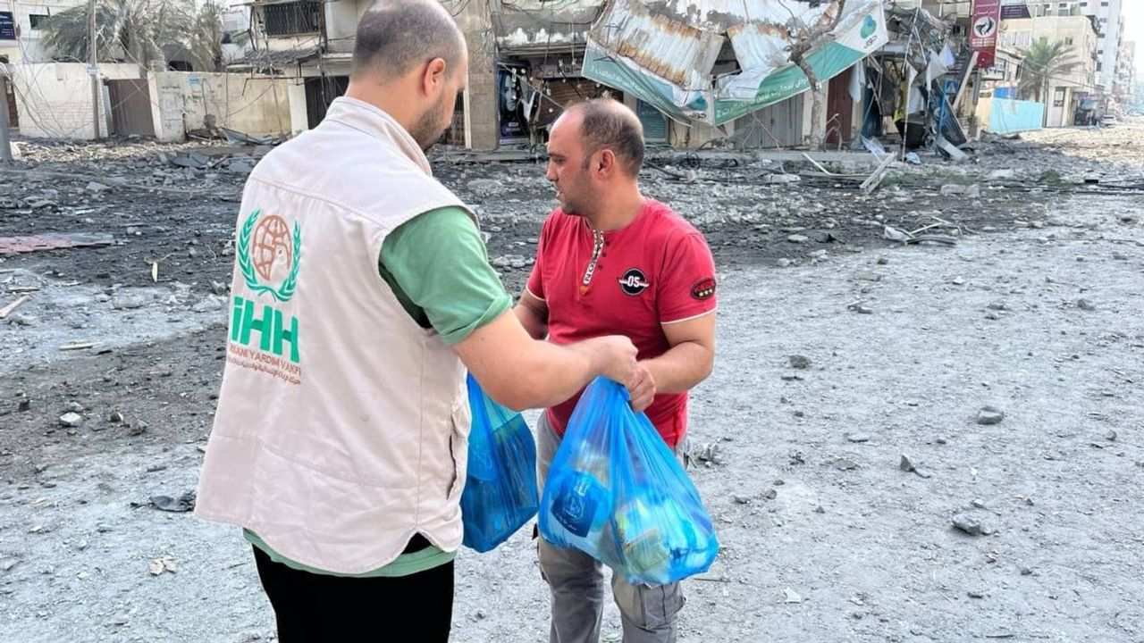 İHH İnsani Yardım Vakfı Gazze'de İnsani Yardım Çalışmalarına Devam Ediyor