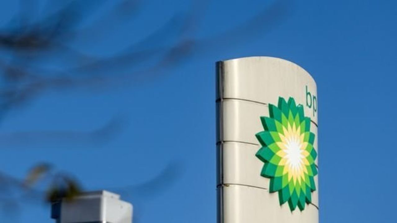 BP, Tesla'dan Ultra Hızlı Elektrikli Şarj Üniteleri İçin 100 Milyon Dolarlık Sipariş Verdi