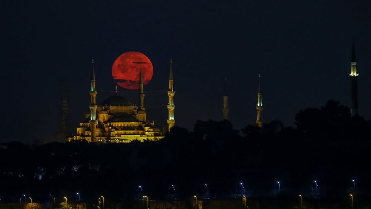 28-29 Ekim'de Türkiye'de Gözlenecek Ay Tutulması Heyecanla Bekleniyor