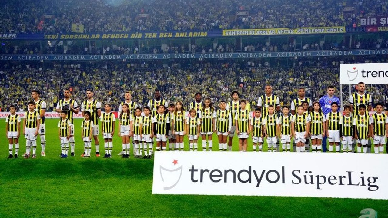 Fenerbahçe'nin Yükselişinde Jayden Oosterwolde'nin Performansı