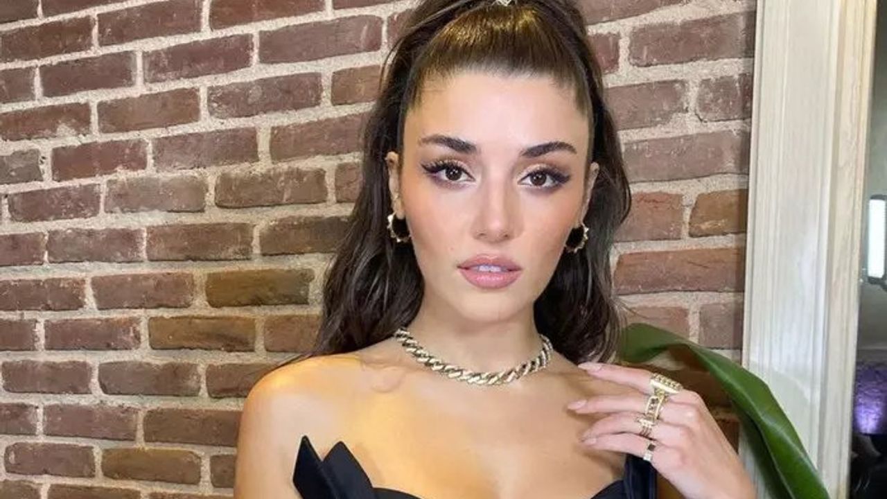 Hande Erçel, Cumhuriyet Bayramı'nı Sevgilisiyle Kutladı