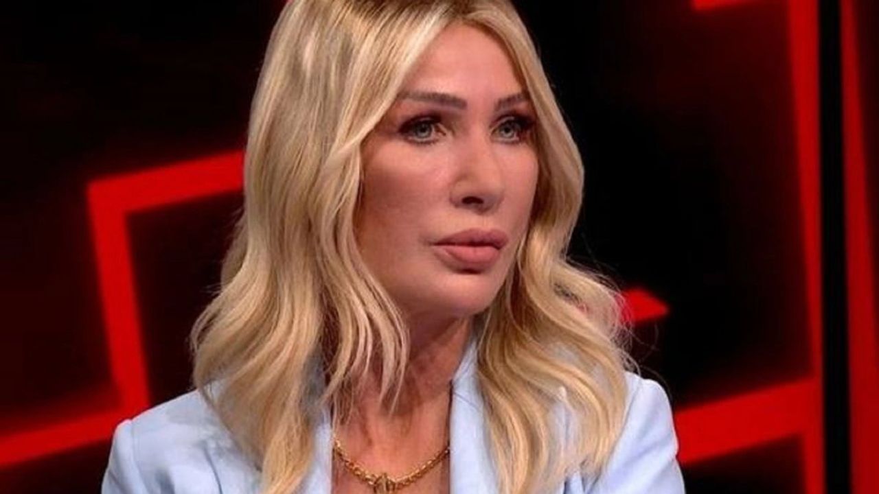Ünlü Şarkıcı Seda Sayan Hastaneye Kaldırıldı
