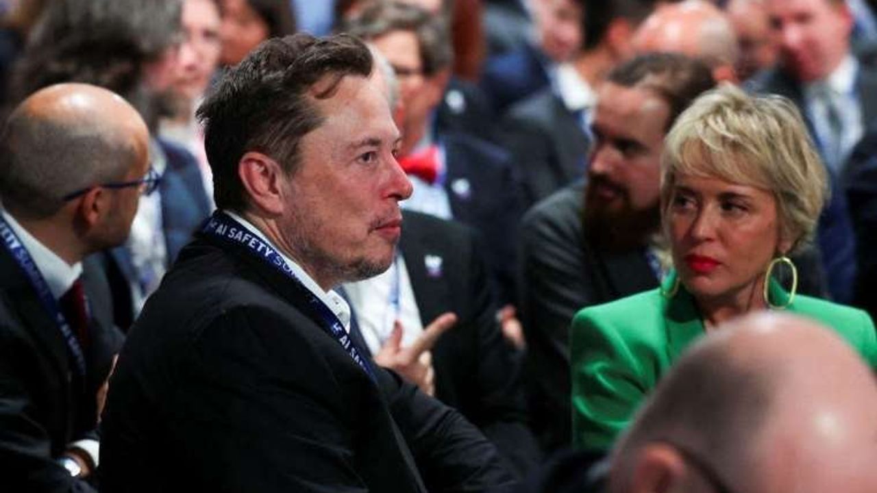 Elon Musk, Yapay Zeka Tehlikesi Hakkında Uyarıyor
